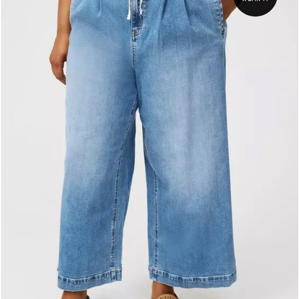 Torrid Ladies ankle wide leg Blue Jeans - Picture 8 of 10
